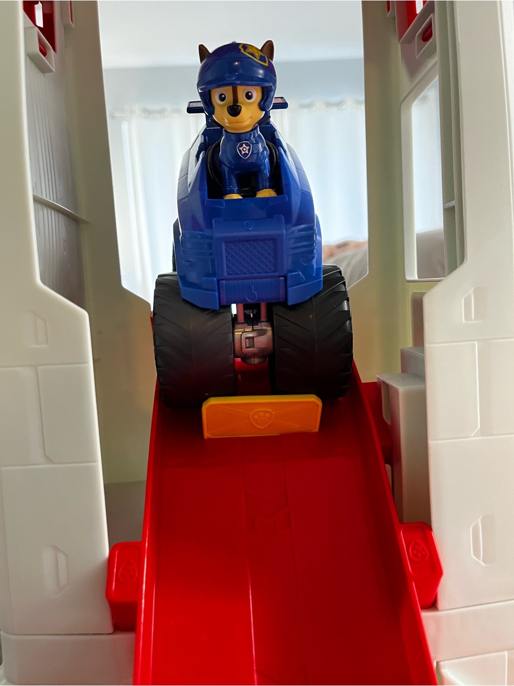 Paw Patrol Super Loop HQ and Chase - Picture 5 of 6